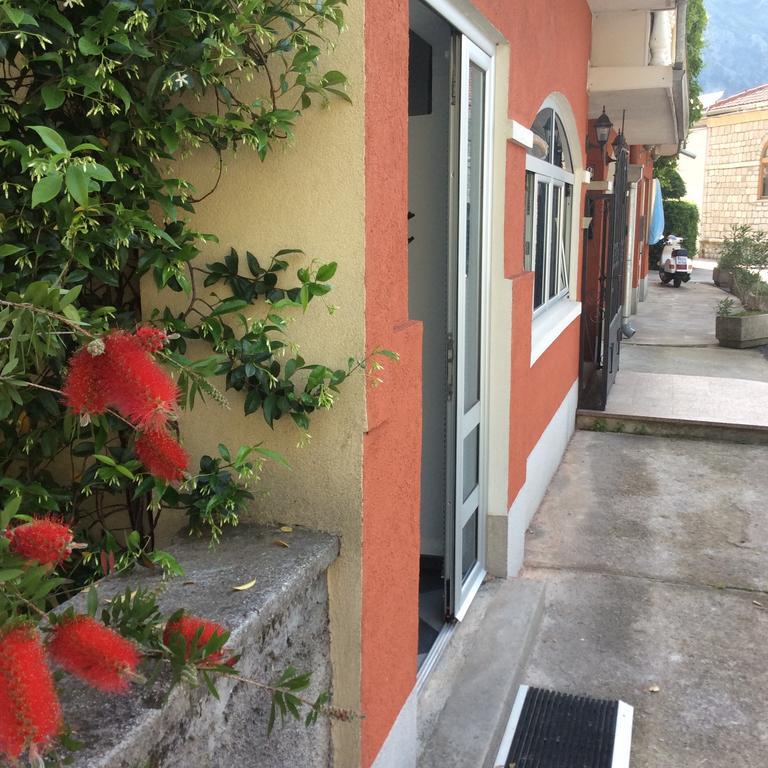 Apartments Qualitas Котор Екстер'єр фото