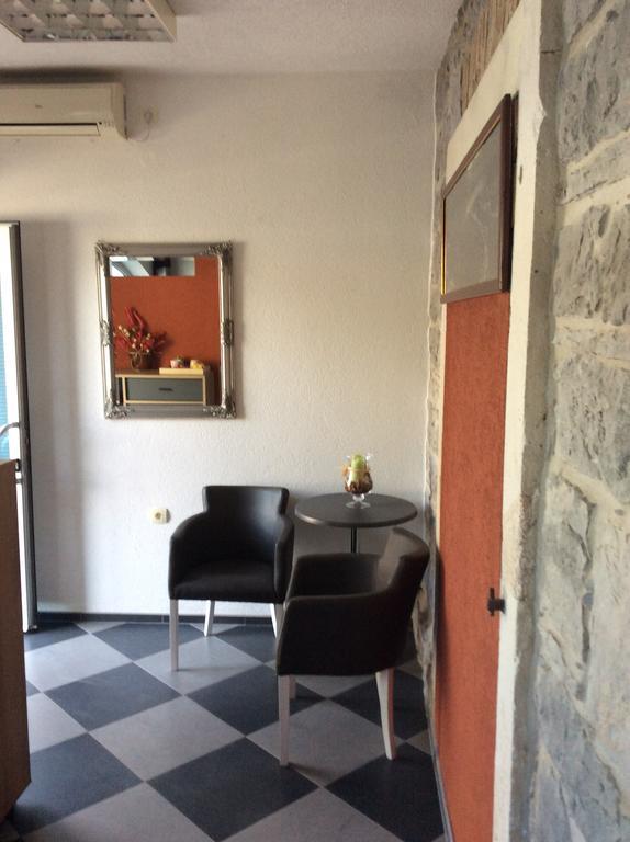 Apartments Qualitas Котор Екстер'єр фото