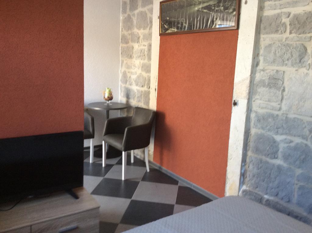 Apartments Qualitas Котор Екстер'єр фото