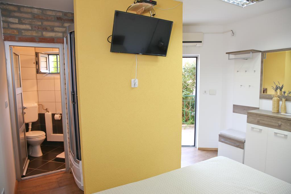 Apartments Qualitas Котор Екстер'єр фото